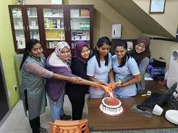 The clinic is fitted with the best available dental equipment and the dentist and his team use the latest techniques. Nurse S Day Celebration In Klinik Mediviron Sri Gombak Facebook