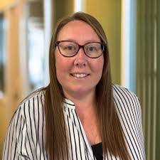 Kelly Sills's Instagram, Twitter & Facebook