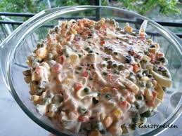 Tejföl, alma, csemege uborka, globus majonéz, fagyasztott franciasaláta mix Salatak Francia Salata Ii Gasztro Eden