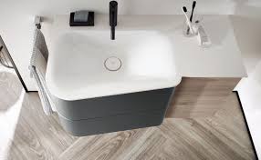 Fliesen sind bis heute ein sehr beliebter bodenbelag. Holzoptik Fliesen Wie Holz Furs Badezimmer Badratgeber Com