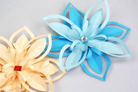 Zeigen sie mit ihren hochzeitsblumen auch ihre. Papier Blumen