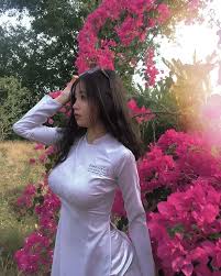 Ilmaisia Kuvia : aodai, Vietnam, aasialainen, tyttö, seksikäs, söpö, busty,  kurvikas, puhdas, kukka, kasvi, valokuva, terälehti, People in nature,  hiha, vaaleanpunainen, onnellinen, puu, punainen, ruoho, purppura, vyötärö,  kauneus, pensas, pitkät ...