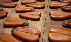 Se tagliate la bottarga di tonno a cubetti sembrerà carne essiccata! Sardegna La Bottarga Che Sa Di Mare