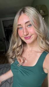 emery (@emery..wright)