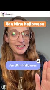 Jan Malone 👏🏻👏🏻👏🏻 #swifties #swiftie #swifttok #taylorswift #erastour  #janravnik #tstheerastour #theerastour #postmalone #janmalone #taylornation  #greenscreen