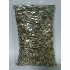 Manfaat bunga chamomile untuk lovebird yakni bisa. Kwaci Hitam 500gram Biji Bunga Matahari Mentah Untuk Pakan Lovebird Hamster Shopee Indonesia