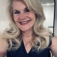 Melissa Kinsley's Instagram, Twitter & Facebook