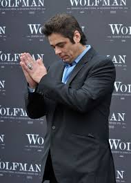 Benicio Del Toro Photos Photos The Wolfman Rome Photocall Emily Blunt Cando Actor