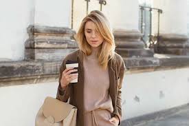 Author of books, ceo in @mle_collection. Katarzyna Tusk W Komfortowej Dresowej Sukience Idealna Do Leniuchowania Moda I Trendy