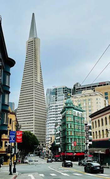 Beautiful Trans America Pyramid from Columbus and Kearny intersection!! ❤️