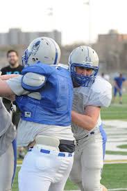 Glads'O-line has size, smarts