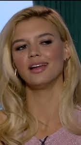 Kelly Rohr's Instagram, Twitter & Facebook