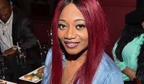 Leanne Lyons's Instagram, Twitter & Facebook