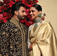 Deepveer Deepika Padukone N Ranveer Singh At Her Wedding Reception Bangalore Deepika Ranveer Bollywood Wedding Ranveer Singh