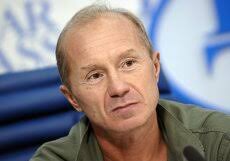 Андрей панин умер в 2013 году, но до сих пор его друзья не могут смириться с его уходом, выдвигая к тому же, русин заметил, что на момент смерти панин уже завязал с алкоголем. Po Faktu Smerti Andreya Panina Vozbuzhdeno Ugolovnoe Delo Novosti Na Film Pro