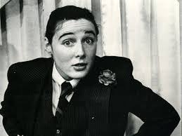 Linda Griffiths's Instagram, Twitter & Facebook