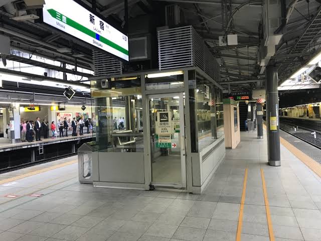 「新宿駅のホーム」の画像検索結果"