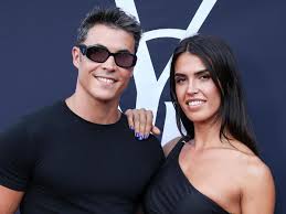 Kiko Jiménez reaparece tras la polémica de Juan Faro y Sofía Suescun: "Le quiere más que a mí"