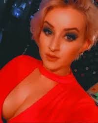 Amelia Bronson's Instagram, Twitter & Facebook