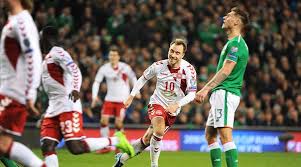Dakikasında danimarka'nın yıldız futbolcusu christian eriksen fenalaşma sebebi eriksen'in fenalaşmasından sonra sağlık görevlileri müdahale için koşarak sahaya girdi. Eriksen Den Hat Trick Sov Danimarka Rusya Biletini Kapti