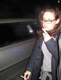 Pin By Frank White On Celebrity Smokers Kristen Stewart Robert Pattinson And Kristen Celebrity Smokers