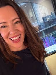 Lee Carnes's Instagram, Twitter & Facebook