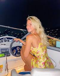 Si riparte da qui #napoligenoa. Pin Su Diletta Leotta
