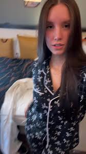 Melanie Albert (@melaniealbertt)