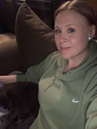 Hola! The names Jenna, I prefer Jen c: 17, reside in Manitoba, Canada.  Prefer girls over anything, but love is love c: Super single, add me? I'll  talk to anyone c: |