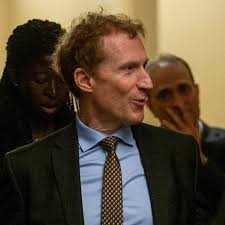 Immigrants back regularization for undocumented people