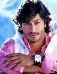 Height meters (approx.) vidyut jammwal is known for his martial arts and the action roles he plays in films. Vidyut Jammwal Height In Feet Vidyut Jammwal Age Height Girlfriend Wife Family Biography More