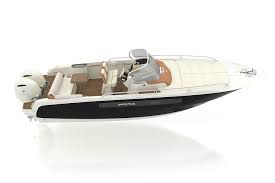Invictus Cx 270 Une Version Hors Bord Pour La Gamme Cx Hors Bord Bateau A Moteur Console Centrale