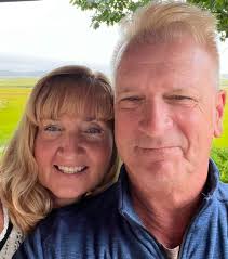 New to the area and looking for a real estate agent to represent me in a  house purchase. Any recommendations? (Agents, please don't solicit; let  your former clients rave about you. Thanx.) |