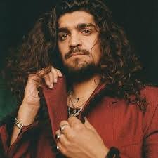 Andre Reyes's Instagram, Twitter & Facebook