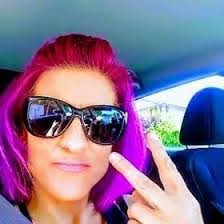 Lisa Steck's Instagram, Twitter & Facebook