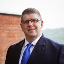 Robert Utter's Instagram, Twitter & Facebook