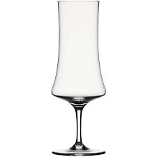 The taper ends with a narrow rounded bottom and flat base, though some european pilsner glasses also have a stem (called a pokal glass). Beer Glass Guide Beer Wrangler