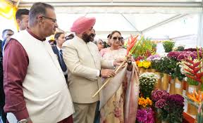 उत्तराखंड राजभवन में 'वसंतोत्सव-2025' का भव्य शुभारंभ - हिन्दुस्थान समाचार