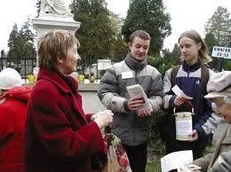 ❗mikołaj pośpieszalski poleca:„jeżeli lubisz modlić się poprzez muzykę, jest ci to bliskie, lubisz wielbić pana boga, to koniecznie wesprzyj let him run w wydaniu ich debiutanckiej płyty. Nie Gasnie Pamiec Czestochowa Nasze Miasto