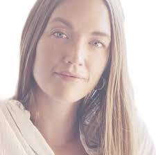 Linda Collet's Instagram, Twitter & Facebook