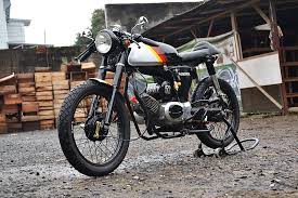 Berikut ini daftar harga motor suzuki terbaru di indonesia. This Motorcycle Comes Into Our Garage In A State Of Half A Ripe The Owner Wants To Standard View Suzuki A100 Cafe Racer Suzuki Bikes Cafe Racing