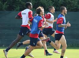 Le ultime notizie sul crotone calcio, le news di calciomercato, le interviste, le probabili formazioni, il dopo partita, gli allenamenti, le immagini. Crotone Calcio Tutti Negativi Tamponi Su Squadra E Staff Calabria Diretta News
