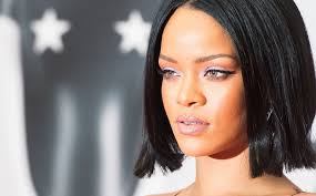 Sous le masque de Rihanna, bad girl star au Stade de France, la sensible  Robyn