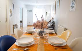 La novena compañía es una película rusa del año 2005 dirigida por fyodor bondarchuk sobre la guerra soviética en afganistán. At Compania 9 Web Oficial Apartamento Turistico En Pamplona