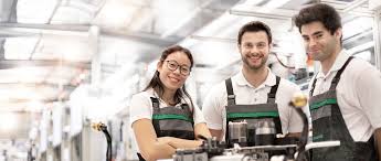 Sunt atenti la nevoile oamenilor cu care interactioneaza; OportunitÄƒÅ£i Pentru Elevi Schaeffler Romania