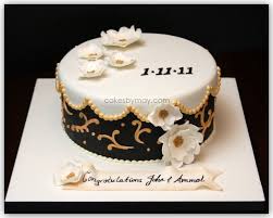 Black And Gold Design Cakes Black And Gold Wedding Cakes Wanted A Black White And Gold Cake This Cake Design Was Inspir White And Gold Wedding Cake Gold Wedding Cake Black And Gold Cake