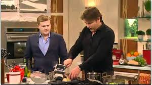 James Martin Cooks Roast Beef And Yorkshire Pudding For Aled Jones 24th Mar 2012 Cooking Roast Beef James Martin Recipes Yorkshire Pudding