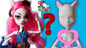 как сплести из резинок одежду для кукол монстер хай Kukla Katrin De Myau S Moldom Klodin Vulf Obzor Poddelki Monster Haj Kukly Muzej Rukodelie