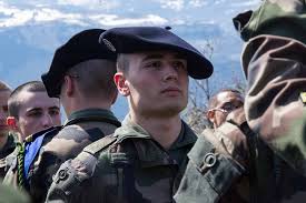 De foucauld dans uniformes des armées de terre, de mer, de l'air aux éditions léon claude. Remise De La Tarte 7e Bataillon De Chasseurs Alpins Facebook