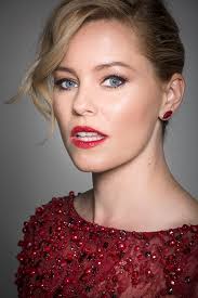 Elizabeth banks was born elizabeth mitchell in pittsfield, a small city in the berkshires in western massachusetts near the new york border, on. Have Mercy Elizabeth Banks Looks Stunning In Red For Berlin Photocall Elizabeth Banks Blonde Beauty Celebrities